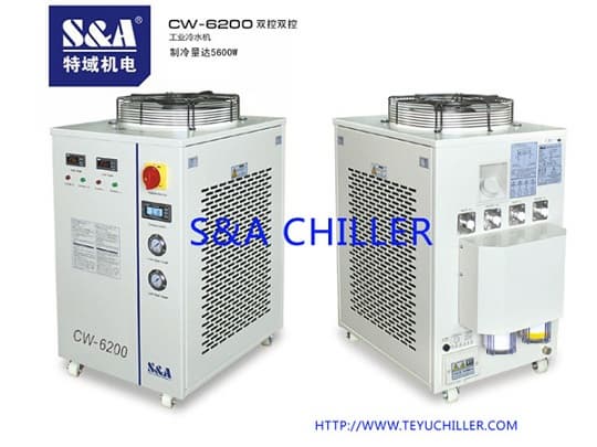 water chiller with dual circuit refrigeration system